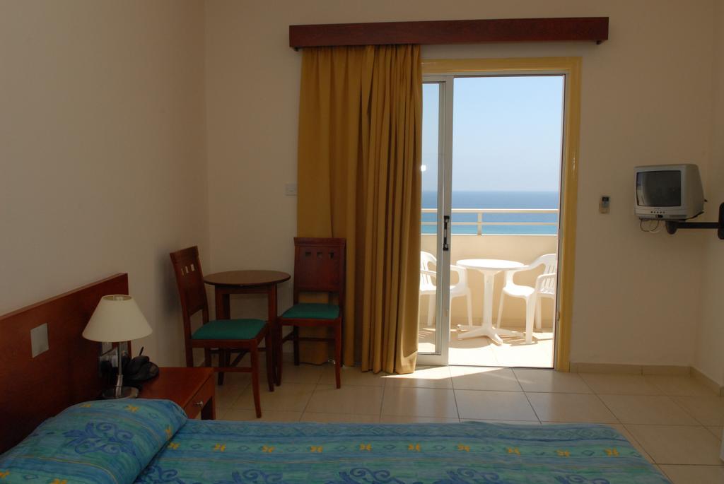 Iris Beach Hotel Protaras Værelse billede